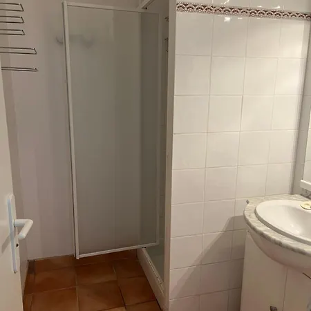 T2 Avec Piscine à 400m De La Apartamento *
